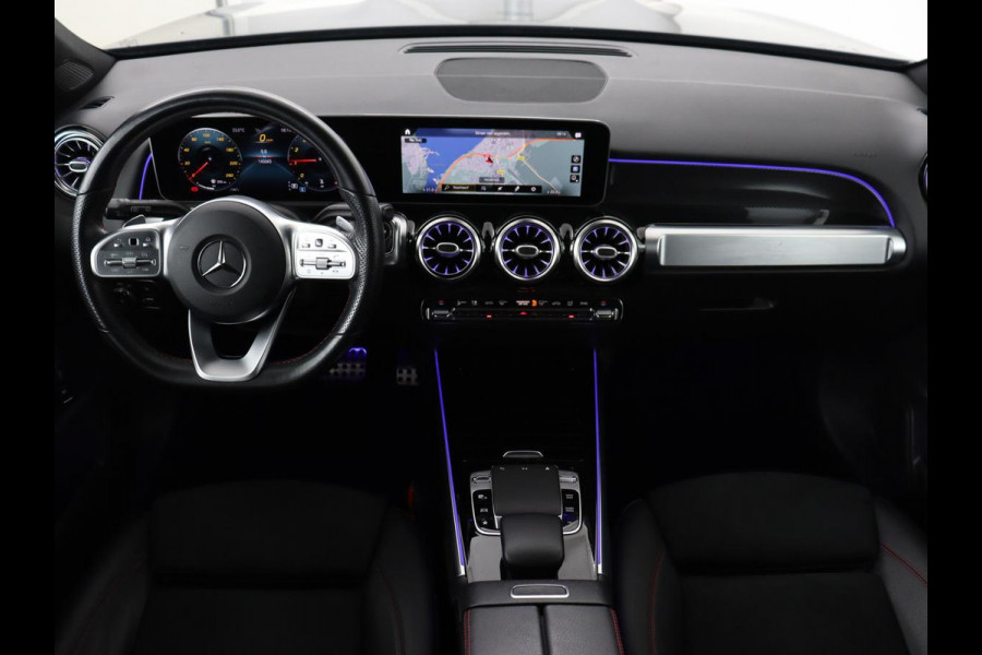 Mercedes-Benz Glb 200 Business Solution AMG 7-persoons | Stoelverwarming | Leder/Alcantara | Side Assist | Navigatie | Full LED | Widescreen | Park Assist