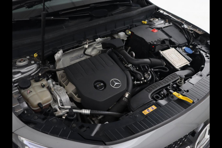 Mercedes-Benz Glb 200 Business Solution AMG 7-persoons | Stoelverwarming | Leder/Alcantara | Side Assist | Navigatie | Full LED | Widescreen | Park Assist