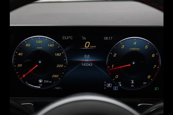 Mercedes-Benz Glb 200 Business Solution AMG 7-persoons | Stoelverwarming | Leder/Alcantara | Side Assist | Navigatie | Full LED | Widescreen | Park Assist