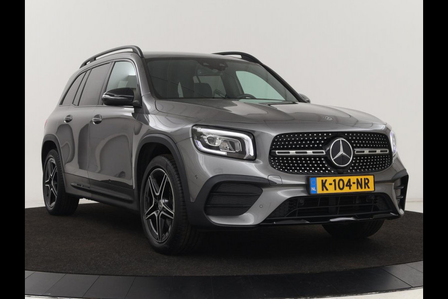 Mercedes-Benz Glb 200 Business Solution AMG 7-persoons | Stoelverwarming | Leder/Alcantara | Side Assist | Navigatie | Full LED | Widescreen | Park Assist