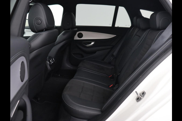 Mercedes-Benz E-Klasse 300e AMG | Trekhaak | Stoelverwarming | Camera | Carplay | Leder/Alcantara | Navigatie | Widescreen | Full LED | Sfeerverlichting | PHEV | Plug In