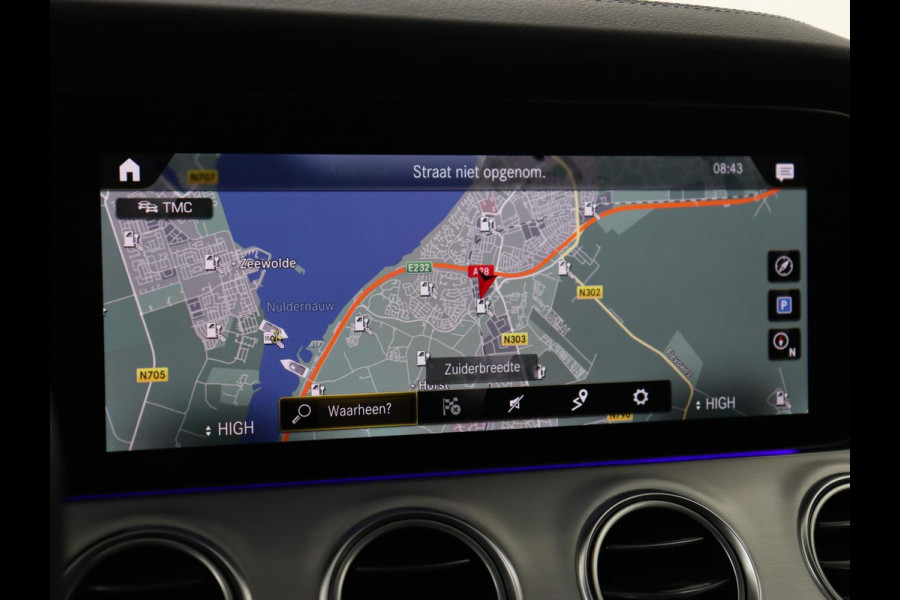 Mercedes-Benz E-Klasse 300e AMG | Trekhaak | Stoelverwarming | Camera | Carplay | Leder/Alcantara | Navigatie | Widescreen | Full LED | Sfeerverlichting | PHEV | Plug In