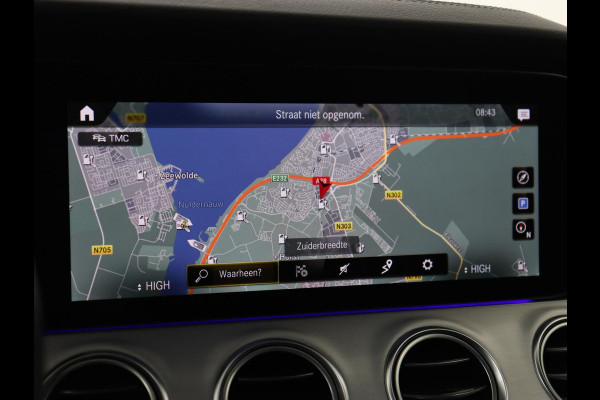 Mercedes-Benz E-Klasse 300e AMG | Trekhaak | Stoelverwarming | Camera | Carplay | Leder/Alcantara | Navigatie | Widescreen | Full LED | Sfeerverlichting | PHEV | Plug In