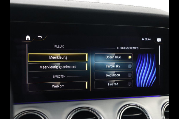 Mercedes-Benz E-Klasse 300e AMG | Trekhaak | Stoelverwarming | Camera | Carplay | Leder/Alcantara | Navigatie | Widescreen | Full LED | Sfeerverlichting | PHEV | Plug In