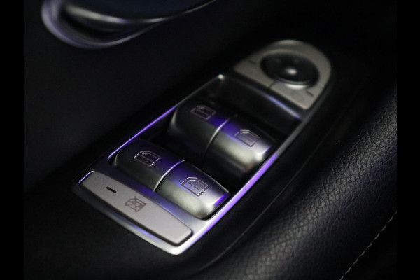 Mercedes-Benz E-Klasse 300e AMG | Trekhaak | Stoelverwarming | Camera | Carplay | Leder/Alcantara | Navigatie | Widescreen | Full LED | Sfeerverlichting | PHEV | Plug In