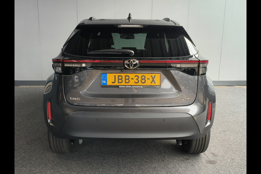 Toyota Yaris Cross 1.5 Hybrid 130 Dynamic NIEUW!!! Rijklaar + 5 jaar Fabrieksgarantie Henk Jongen Auto's in Helmond,  al 50 jaar service zoals 't hoort!