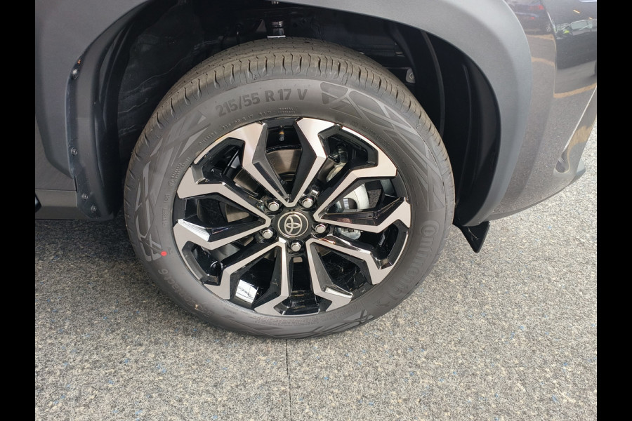 Toyota Yaris Cross 1.5 Hybrid 130 Dynamic NIEUW!!! Rijklaar + 5 jaar Fabrieksgarantie Henk Jongen Auto's in Helmond,  al 50 jaar service zoals 't hoort!