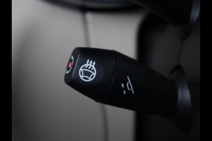 Mercedes-Benz C-Klasse 300e Avantgarde Luxury | Panoramadak | Luchtvering | Burmester | Stuurverwarming | 360 Camera | Leder | Stoelverwarming | Memory | Carplay | Sfeerverlichting | Matrix LED | PHEV | Plug In