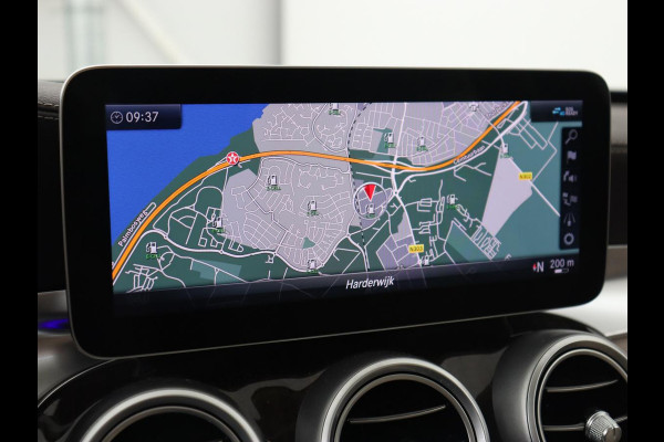 Mercedes-Benz C-Klasse 300e Avantgarde Luxury | Panoramadak | Luchtvering | Burmester | Stuurverwarming | 360 Camera | Leder | Stoelverwarming | Memory | Carplay | Sfeerverlichting | Matrix LED | PHEV | Plug In