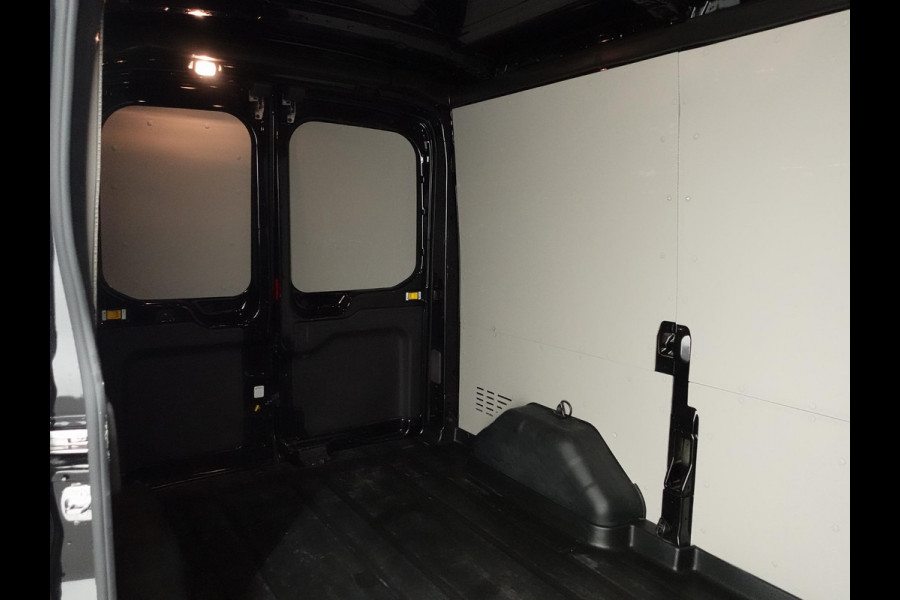 Ford Transit 130pk L2H2 Automaat Trekhaak Airco 360°Camera DAB+