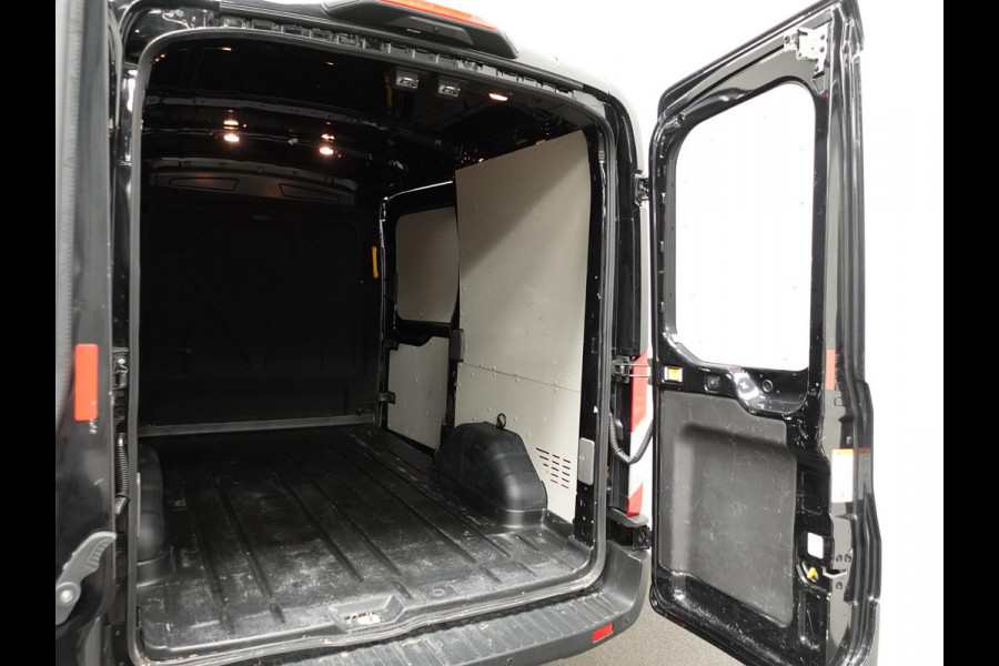Ford Transit 130pk L2H2 Automaat Trekhaak Airco 360°Camera DAB+