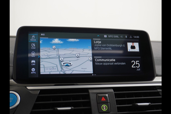 BMW iX3 Executive 80kWhPanoramadak Leer+Verwarmd+Memory Adaptieve LEDApple Carplay Android Auto Trekhaak Pdc Camera DAB Live Cockpit Pro Lmv Elek.Achterklep Regen-Lichtsensor Achteruitrij-assistent 1e Eigenaar Origineel Nederlands Nieuwprijs €68.172,-