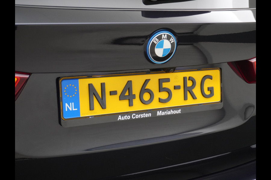 BMW iX3 Executive 80kWhPanoramadak Leer+Verwarmd+Memory Adaptieve LEDApple Carplay Android Auto Trekhaak Pdc Camera DAB Live Cockpit Pro Lmv Elek.Achterklep Regen-Lichtsensor Achteruitrij-assistent 1e Eigenaar Origineel Nederlands Nieuwprijs €68.172,-