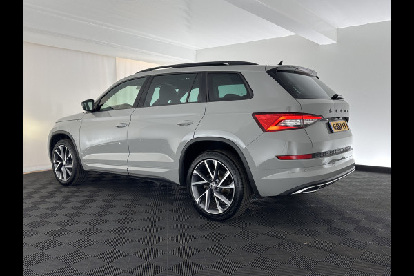 Škoda Kodiaq 1.5 TSI Sportline Business Aut. *PANO | LEATHER-ALCANTARA | FULL-LED | MEMORY-PACK | CANTON-SOUND | CAMERA | KEYLESS | DIGI-COCKPIT | SPORTSEATS | DAB+ | AMBIENT-LIGHT | CARBON | TOWBAR | 20''ALU*