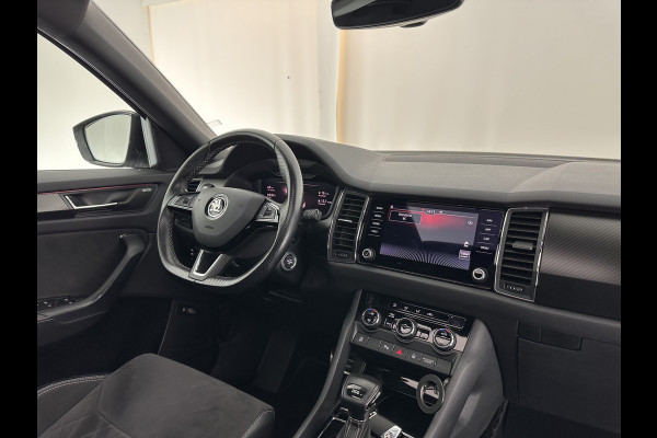 Škoda Kodiaq 1.5 TSI Sportline Business Aut. *PANO | LEATHER-ALCANTARA | FULL-LED | MEMORY-PACK | CANTON-SOUND | CAMERA | KEYLESS | DIGI-COCKPIT | SPORTSEATS | DAB+ | AMBIENT-LIGHT | CARBON | TOWBAR | 20''ALU*
