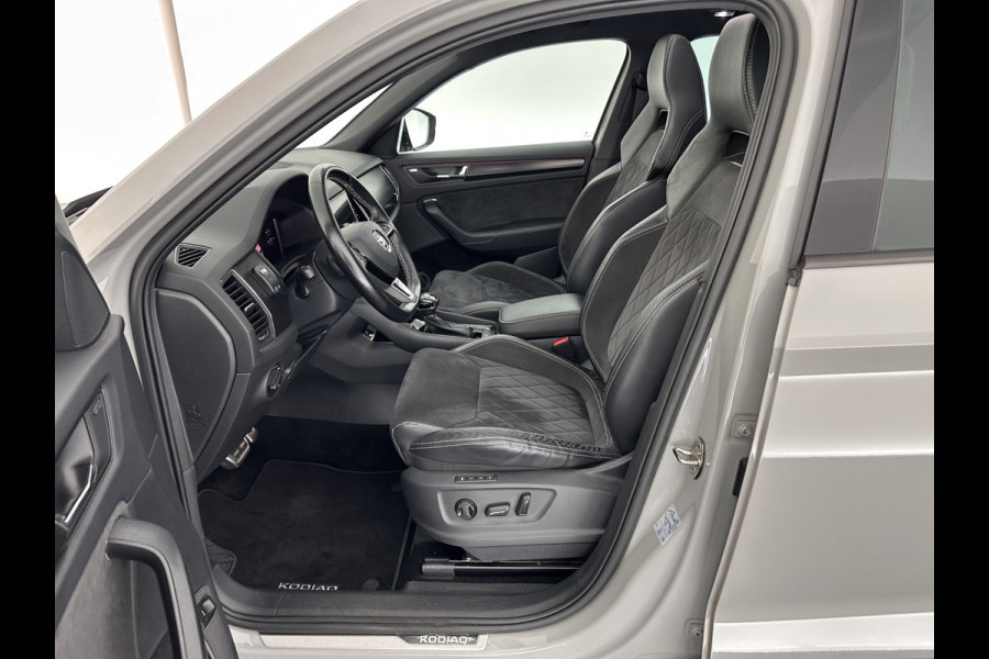 Škoda Kodiaq 1.5 TSI Sportline Business Aut. *PANO | LEATHER-ALCANTARA | FULL-LED | MEMORY-PACK | CANTON-SOUND | CAMERA | KEYLESS | DIGI-COCKPIT | SPORTSEATS | DAB+ | AMBIENT-LIGHT | CARBON | TOWBAR | 20''ALU*