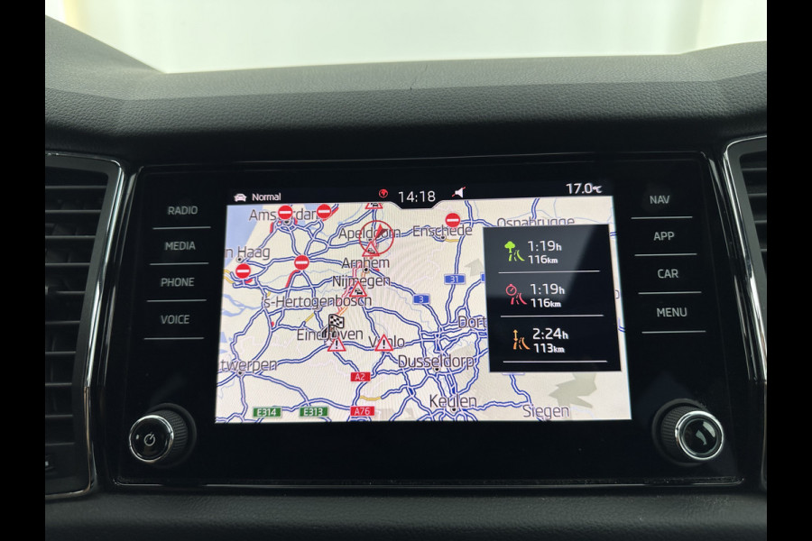Škoda Kodiaq 1.5 TSI Sportline Business Aut. *PANO | LEATHER-ALCANTARA | FULL-LED | MEMORY-PACK | CANTON-SOUND | CAMERA | KEYLESS | DIGI-COCKPIT | SPORTSEATS | DAB+ | AMBIENT-LIGHT | CARBON | TOWBAR | 20''ALU*