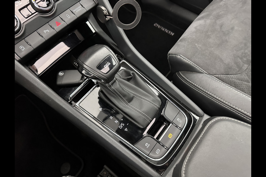 Škoda Kodiaq 1.5 TSI Sportline Business Aut. *PANO | LEATHER-ALCANTARA | FULL-LED | MEMORY-PACK | CANTON-SOUND | CAMERA | KEYLESS | DIGI-COCKPIT | SPORTSEATS | DAB+ | AMBIENT-LIGHT | CARBON | TOWBAR | 20''ALU*