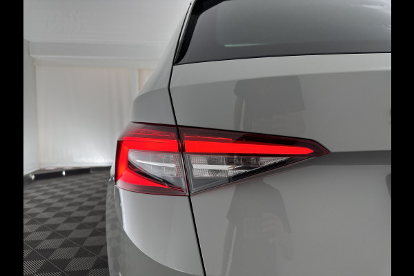 Škoda Kodiaq 1.5 TSI Sportline Business Aut. *PANO | LEATHER-ALCANTARA | FULL-LED | MEMORY-PACK | CANTON-SOUND | CAMERA | KEYLESS | DIGI-COCKPIT | SPORTSEATS | DAB+ | AMBIENT-LIGHT | CARBON | TOWBAR | 20''ALU*