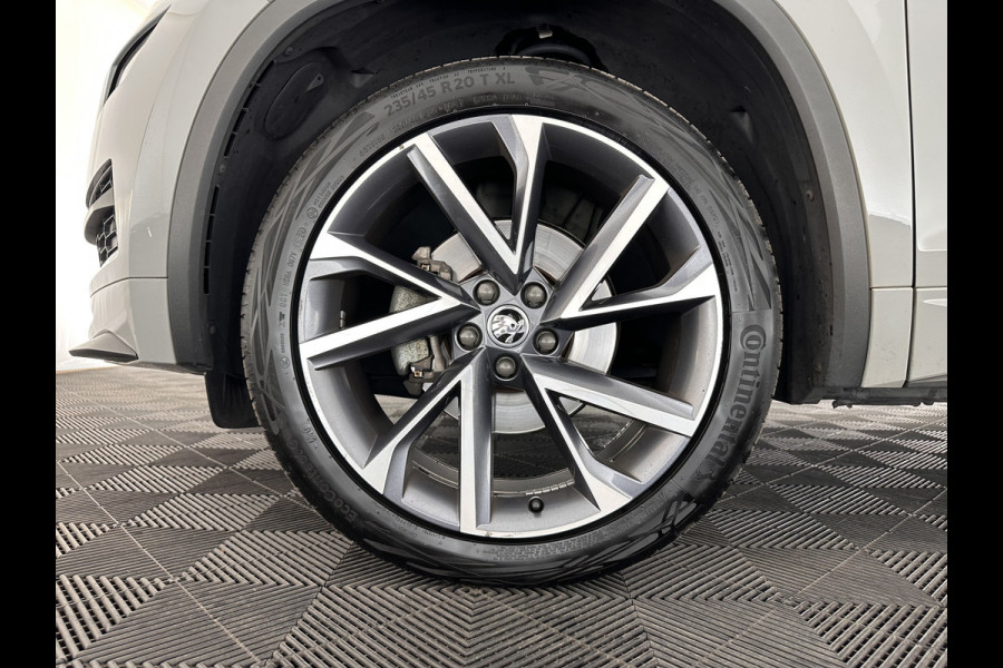 Škoda Kodiaq 1.5 TSI Sportline Business Aut. *PANO | LEATHER-ALCANTARA | FULL-LED | MEMORY-PACK | CANTON-SOUND | CAMERA | KEYLESS | DIGI-COCKPIT | SPORTSEATS | DAB+ | AMBIENT-LIGHT | CARBON | TOWBAR | 20''ALU*