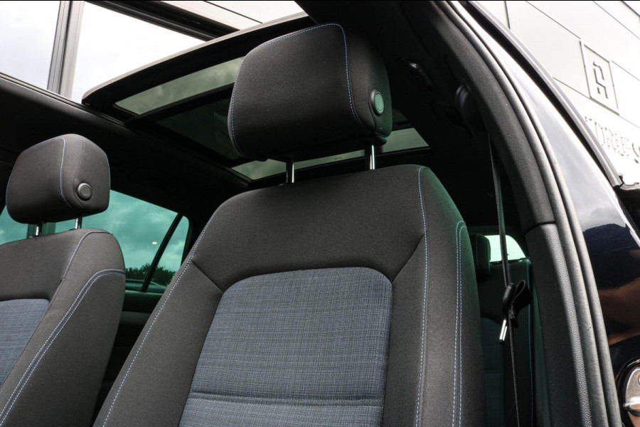 Volkswagen Passat Variant 1.4 TSI PHEV GTE - PANO - TREKHAAK - MASSAGE
