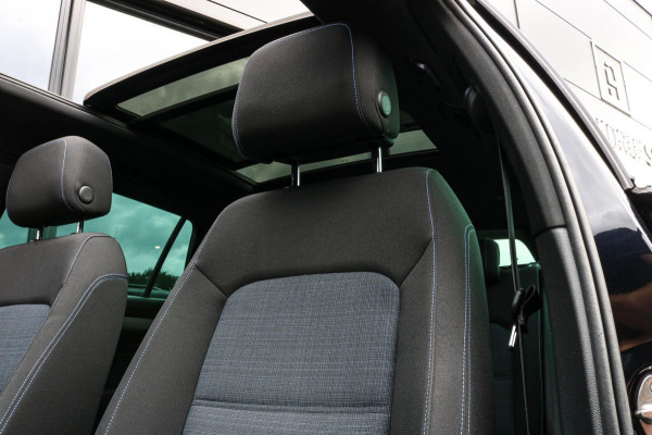 Volkswagen Passat Variant 1.4 TSI PHEV GTE - PANO - TREKHAAK - MASSAGE
