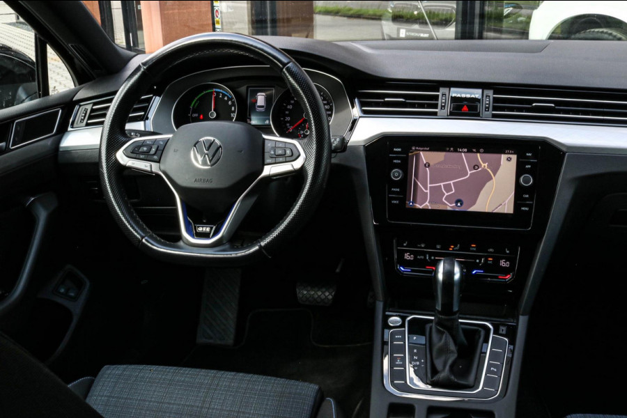 Volkswagen Passat Variant 1.4 TSI PHEV GTE - PANO - TREKHAAK - MASSAGE