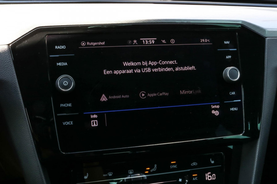 Volkswagen Passat Variant 1.4 TSI PHEV GTE - PANO - TREKHAAK - MASSAGE