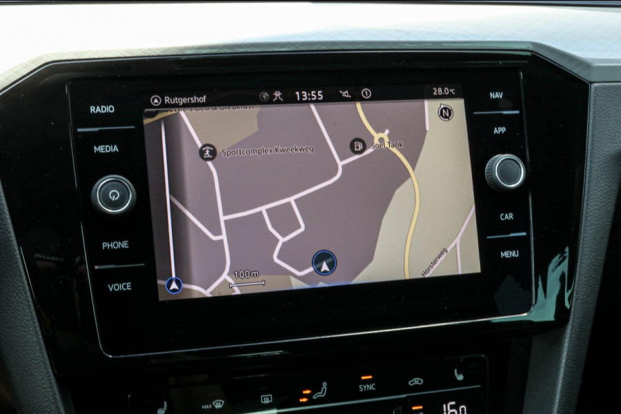 Volkswagen Passat Variant 1.4 TSI PHEV GTE - PANO - TREKHAAK - MASSAGE