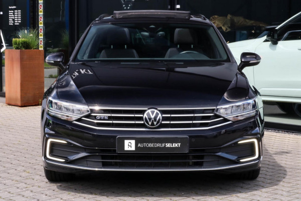 Volkswagen Passat Variant 1.4 TSI PHEV GTE - PANO - TREKHAAK - MASSAGE