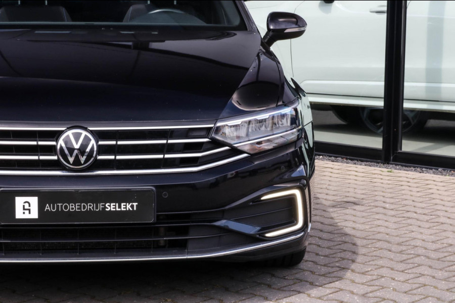 Volkswagen Passat Variant 1.4 TSI PHEV GTE - PANO - TREKHAAK - MASSAGE
