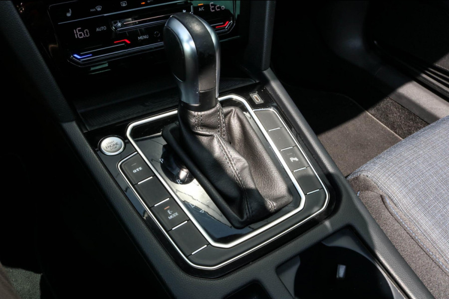 Volkswagen Passat Variant 1.4 TSI PHEV GTE - PANO - TREKHAAK - MASSAGE