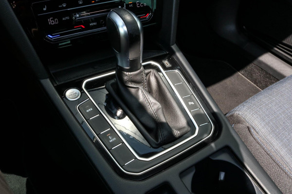 Volkswagen Passat Variant 1.4 TSI PHEV GTE - PANO - TREKHAAK - MASSAGE