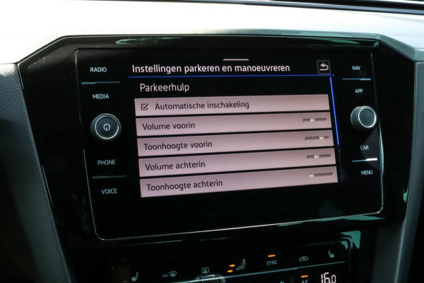 Volkswagen Passat Variant 1.4 TSI PHEV GTE - PANO - TREKHAAK - MASSAGE