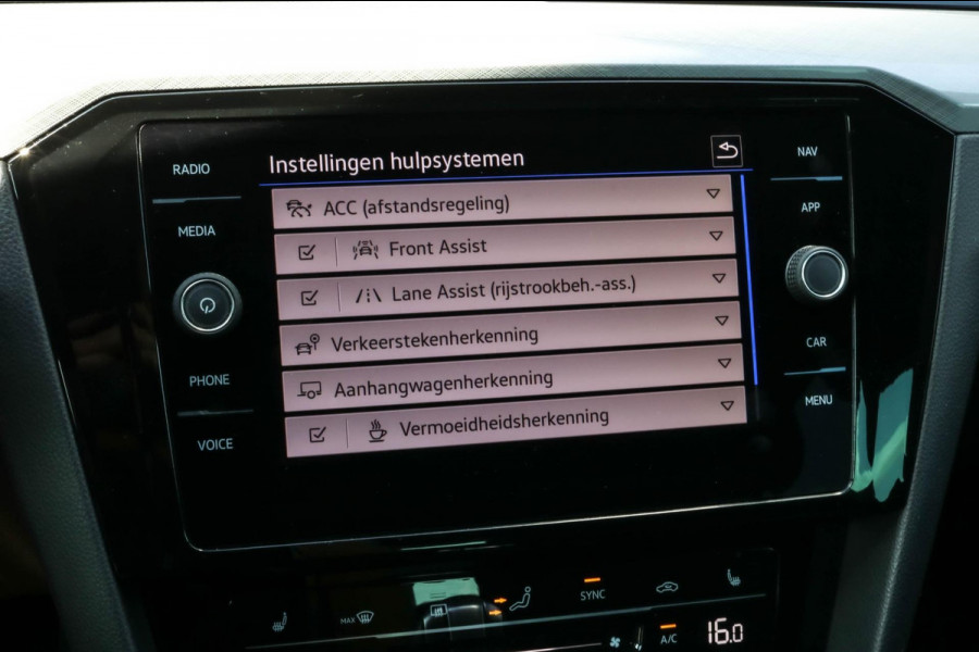 Volkswagen Passat Variant 1.4 TSI PHEV GTE - PANO - TREKHAAK - MASSAGE