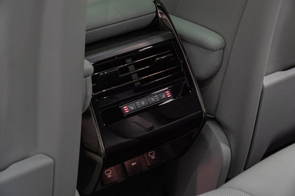 Land Rover Range Rover Sport 3.0 P440e SE *Meridian / Panorama / Surround-view / Memory / Keyless*