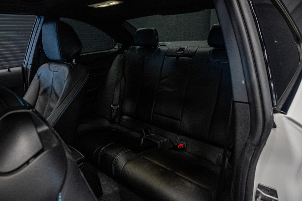 BMW 2 Serie Coupé M2 DCT *M-Performance Uitlaat / Schuif-kanteldak / Harman-Kardon / Carbon in-/exterieur / M-Driver's package*