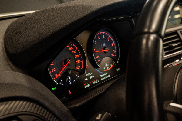 BMW 2 Serie Coupé M2 DCT *M-Performance Uitlaat / Schuif-kanteldak / Harman-Kardon / Carbon in-/exterieur / M-Driver's package*