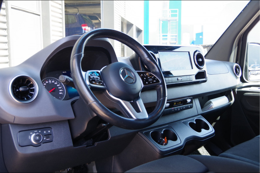 Mercedes-Benz Sprinter 319 3.0 CDI V6 L2H2 AUT. LED, 360 CAMERA, TREKHAAK, STANDKACHEL, MBUX 10'', CRUISE, NAVI, CLIMA, PARKEERSENSOREN