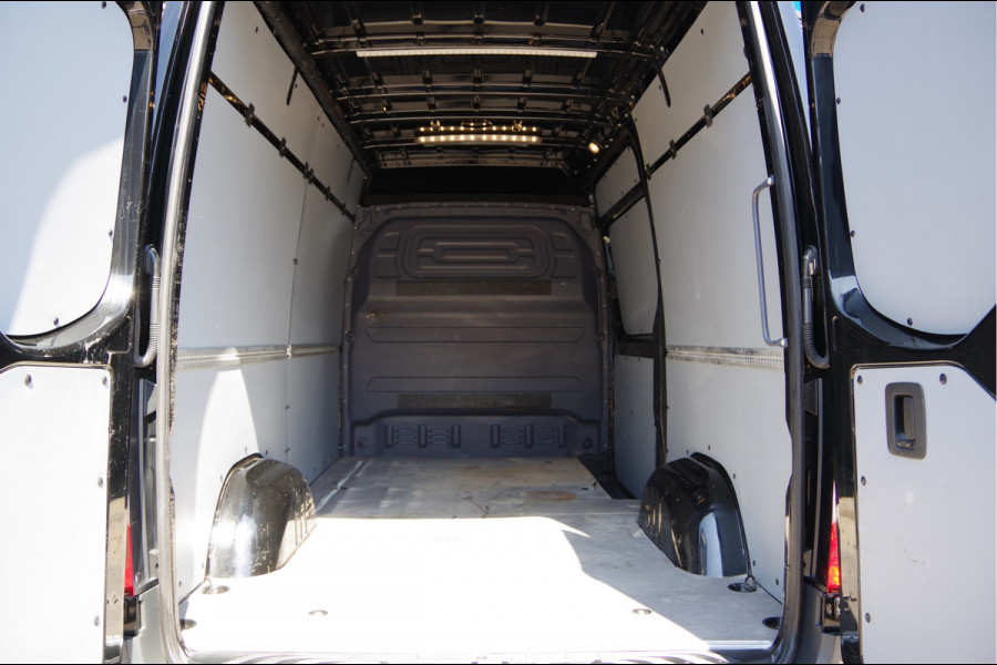 Mercedes-Benz Sprinter 319 3.0 CDI V6 L2H2 AUT. LED, 360 CAMERA, TREKHAAK, STANDKACHEL, MBUX 10'', CRUISE, NAVI, CLIMA, PARKEERSENSOREN