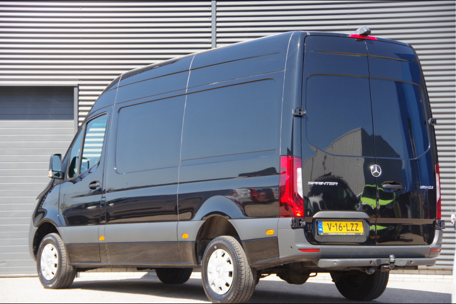 Mercedes-Benz Sprinter 319 3.0 CDI V6 L2H2 AUT. LED, 360 CAMERA, TREKHAAK, STANDKACHEL, MBUX 10'', CRUISE, NAVI, CLIMA, PARKEERSENSOREN