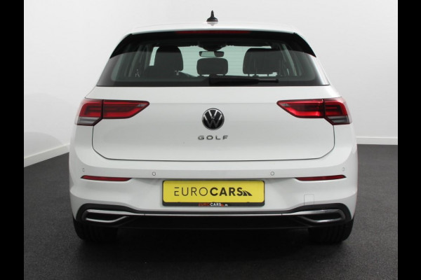 Volkswagen Golf 1.5 TSI 150pk Style Volkswagen Golf 1.5 eTSI 150pk Style | Navigatie | Climate Control | DAB | Digitale Cockpit | Keyless Start | Lichtmetalen velgen 17" | Parkeer Sensoren | Stoelverwarming