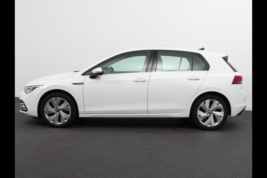 Volkswagen Golf 1.5 TSI 150pk Style Volkswagen Golf 1.5 eTSI 150pk Style | Navigatie | Climate Control | DAB | Digitale Cockpit | Keyless Start | Lichtmetalen velgen 17" | Parkeer Sensoren | Stoelverwarming