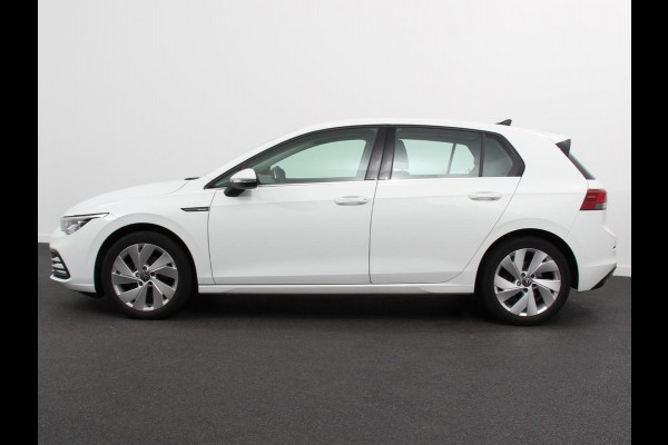 Volkswagen Golf 1.5 TSI 150pk Style Volkswagen Golf 1.5 eTSI 150pk Style | Navigatie | Climate Control | DAB | Digitale Cockpit | Keyless Start | Lichtmetalen velgen 17" | Parkeer Sensoren | Stoelverwarming