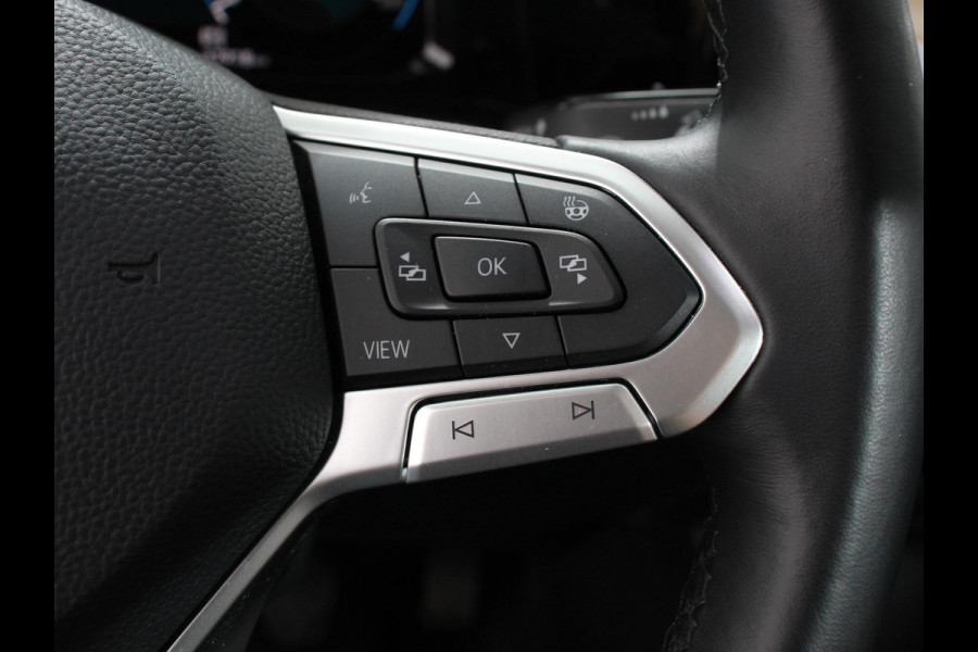 Volkswagen Golf 1.5 TSI 150pk Style Volkswagen Golf 1.5 eTSI 150pk Style | Navigatie | Climate Control | DAB | Digitale Cockpit | Keyless Start | Lichtmetalen velgen 17" | Parkeer Sensoren | Stoelverwarming
