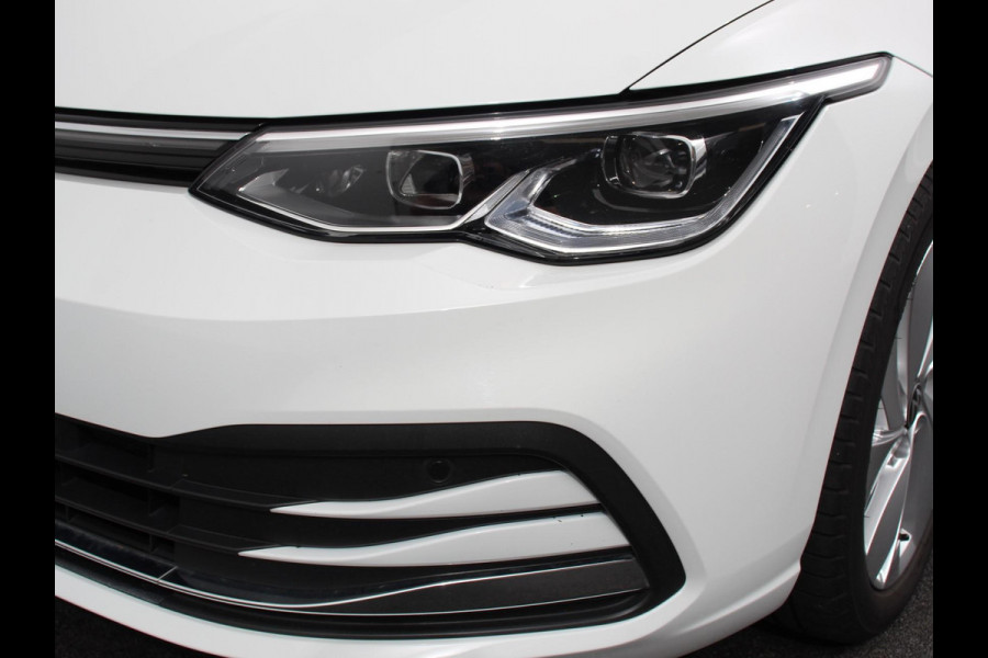 Volkswagen Golf 1.5 TSI 150pk Style Volkswagen Golf 1.5 eTSI 150pk Style | Navigatie | Climate Control | DAB | Digitale Cockpit | Keyless Start | Lichtmetalen velgen 17" | Parkeer Sensoren | Stoelverwarming