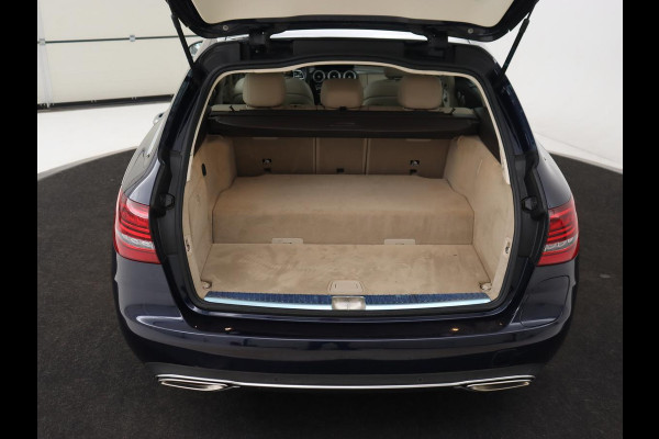 Mercedes-Benz C-Klasse 300e Avantgarde Luxury | Panoramadak | Luchtvering | Burmester | Stuurverwarming | 360 Camera | Leder | Stoelverwarming | Memory | Carplay | Sfeerverlichting | Matrix LED | PHEV | Plug In