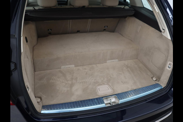 Mercedes-Benz C-Klasse 300e Avantgarde Luxury | Panoramadak | Luchtvering | Burmester | Stuurverwarming | 360 Camera | Leder | Stoelverwarming | Memory | Carplay | Sfeerverlichting | Matrix LED | PHEV | Plug In