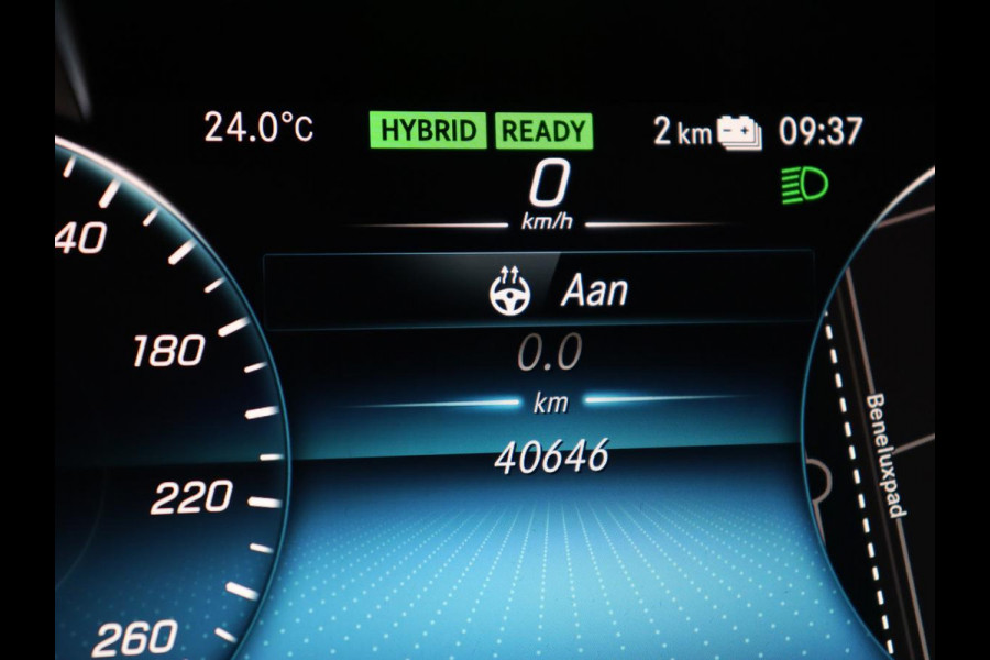 Mercedes-Benz C-Klasse 300e Avantgarde Luxury | Panoramadak | Luchtvering | Burmester | Stuurverwarming | 360 Camera | Leder | Stoelverwarming | Memory | Carplay | Sfeerverlichting | Matrix LED | PHEV | Plug In
