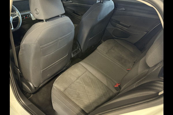 Volkswagen Golf 1.5 eTSI Style | Memory stoelen | 18'' inch | Virtual cockpit
